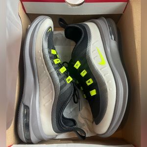 Nike Air Max Axis Sz3